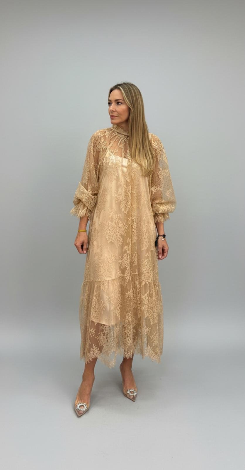 Kleita ar apakškleitu