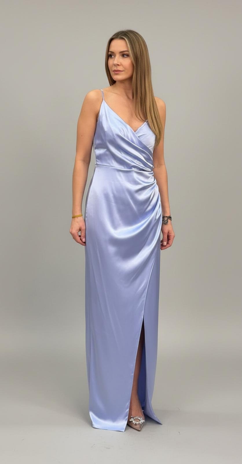 Kleita izlaidumam, kāzam, ballītei